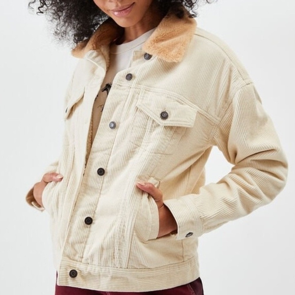 PacSun Corduroy Sherpa Lined Trucker Jacket Faux Fur Collar M/L Winter White